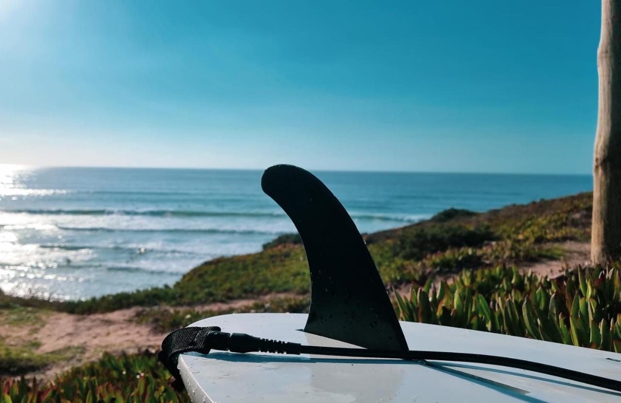 Tika Surf Camp Ericeira Hotel Carvoeira ภายนอก รูปภาพ