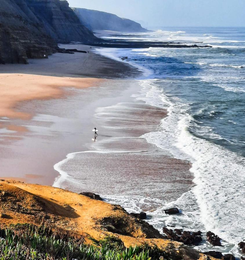 Tika Surf Camp Ericeira Hotel Carvoeira ภายนอก รูปภาพ